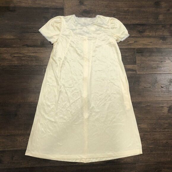 Vanity Fair Women Size Small Sheer Yellow Short Sleeve Button Front Nylon Robe - Picture 10 of 12